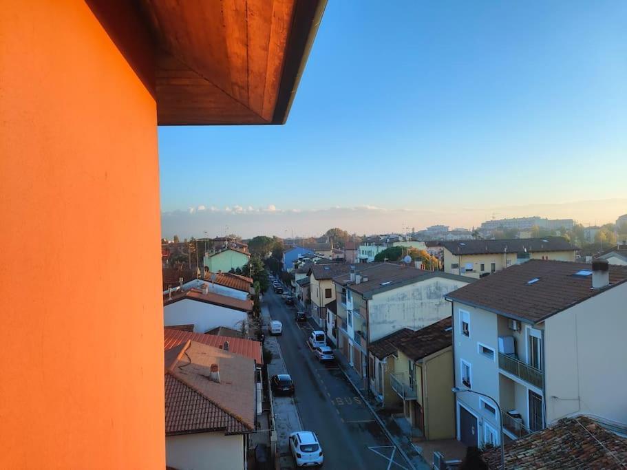 Attico A 2 Passi Dalla Stazione E Centro Storico Rávena Exterior foto